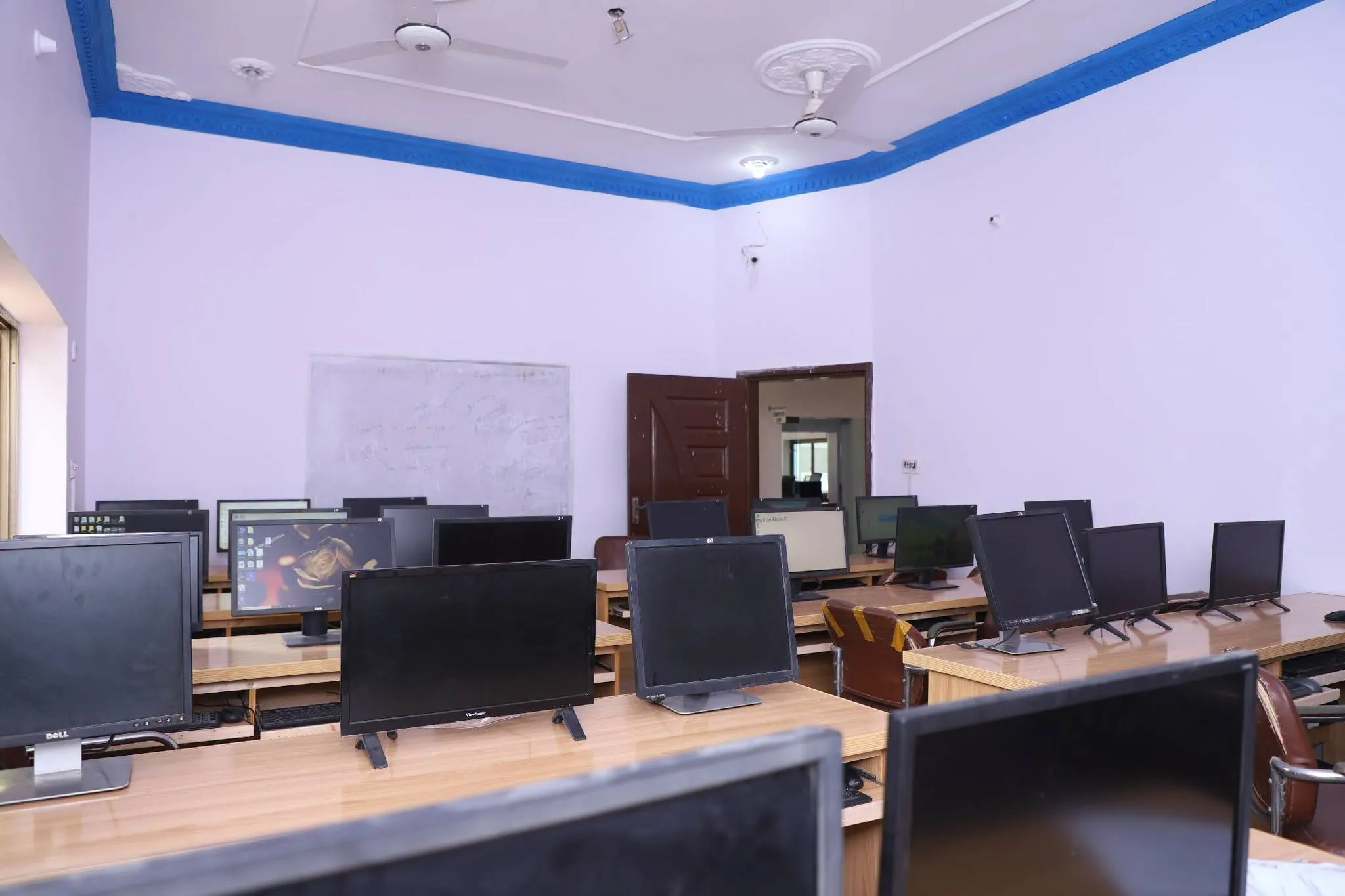 A second computer laboratory with whiteboard and workstations